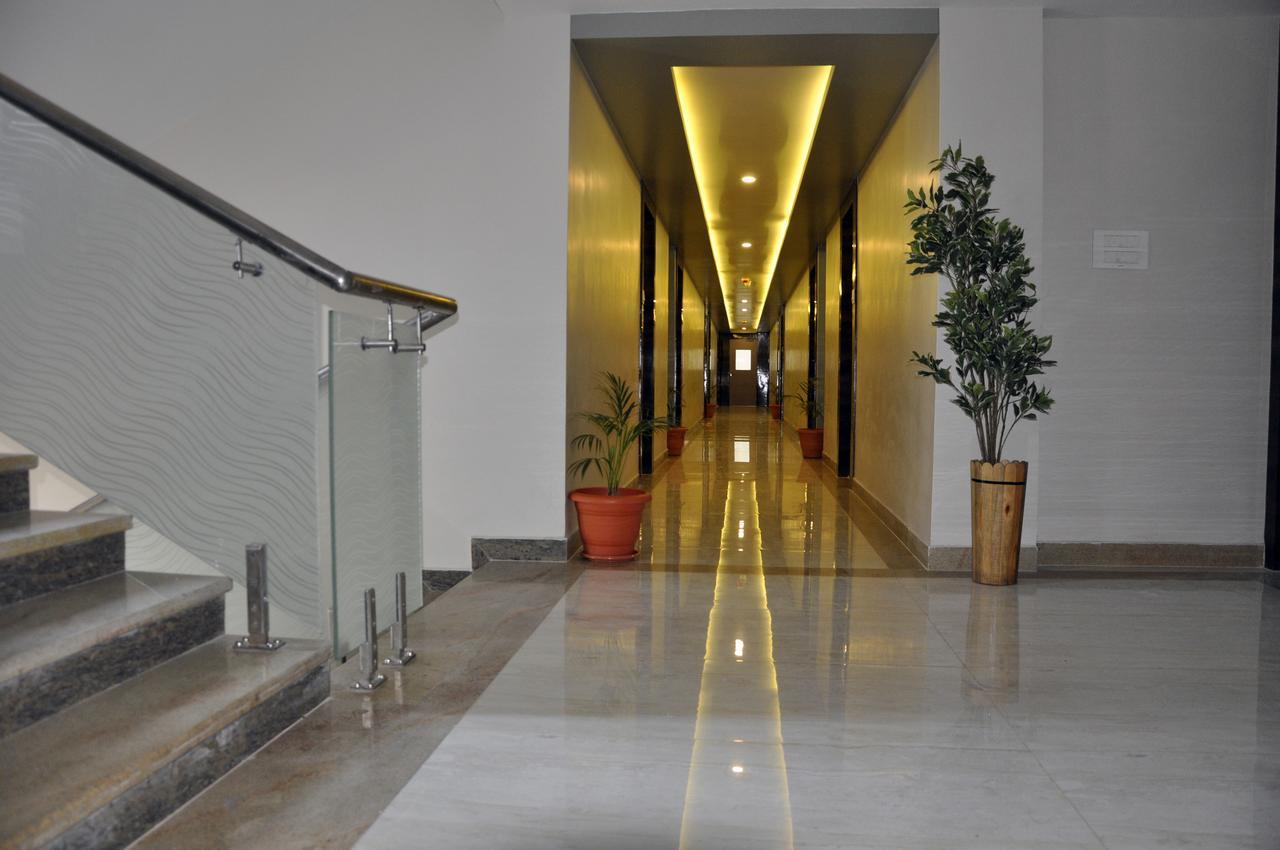 سامبالبور Hotel Dolphin المظهر الخارجي الصورة